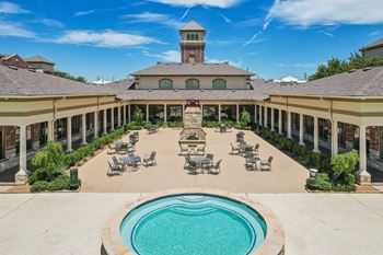 Free wi-fi courtyard